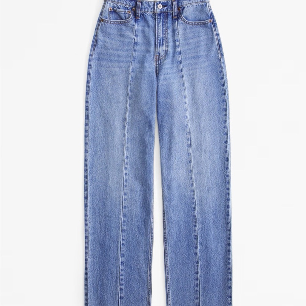 Abercrombie NWT
High Rise Loose Jean, MEDIUM WITH VERTICAL SPLICE - Picture 1 of 4